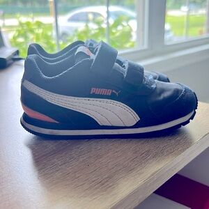 Puma shoes for toddler size 8US with soft foam insert very good condition